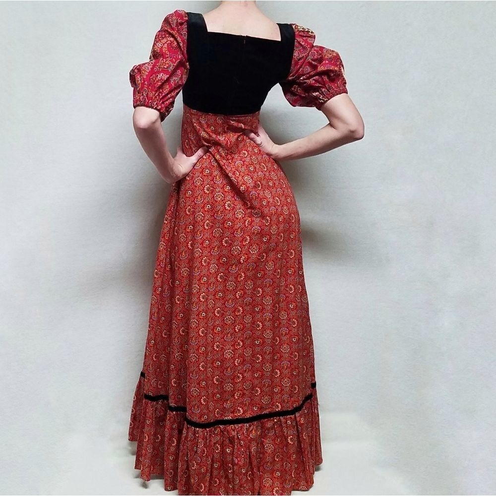 𝅺RARE Vintage 1970s Rags Red Paisley Velvet Cottagecore Victorian Prairie Dress - Picture 3 of 16